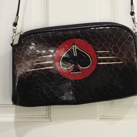 Black plastic alligator pattern with hand painted design - Picture 1 of 10